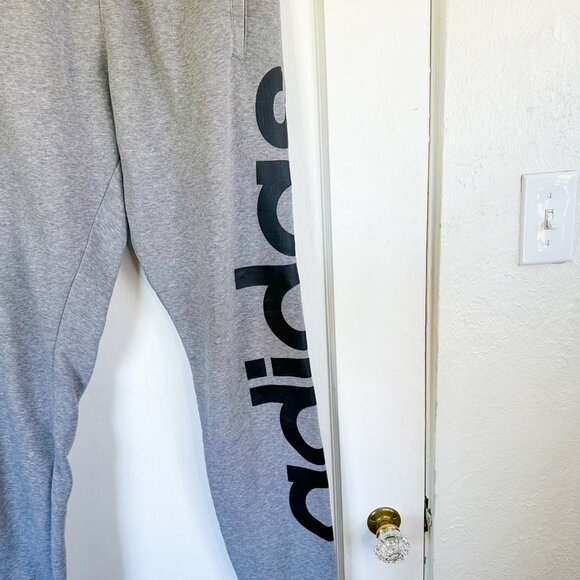 Adidas | Athletics Essential Linear Logo Fleece Jogger Sweatpants in Gray Medium - Picture 5 of 9